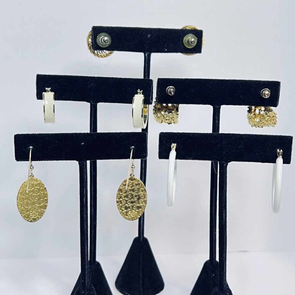 Vintage Lot of 5 Gold Tone Pierced Earrings (5621) - Picture 6 of 6